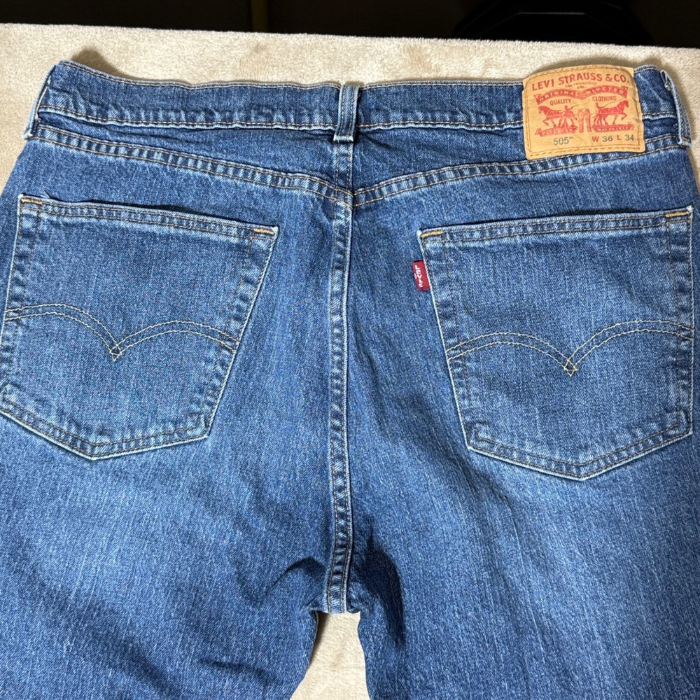 Levis 505 Regular Fit Straight Leg Jeans Medium Wash Blue Denim 36x34 Mens